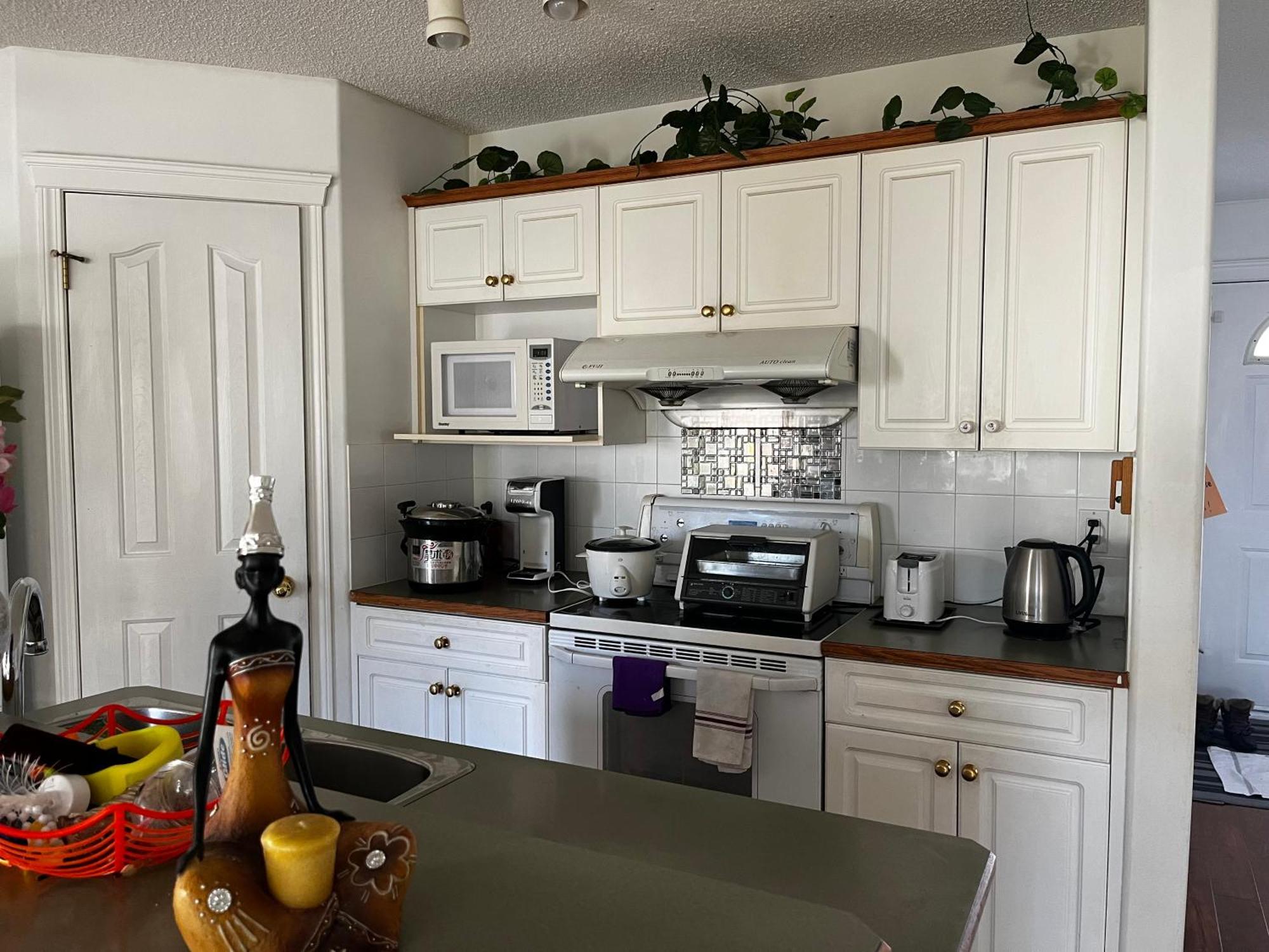 Hidden Valley New Basement Suite With Private Bathroom! YYC Екстериор снимка